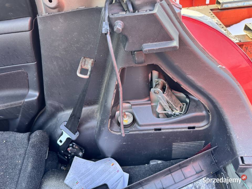 Boczektapicerka bagażnika prawy Suzuki Swift MK7 sprzedam