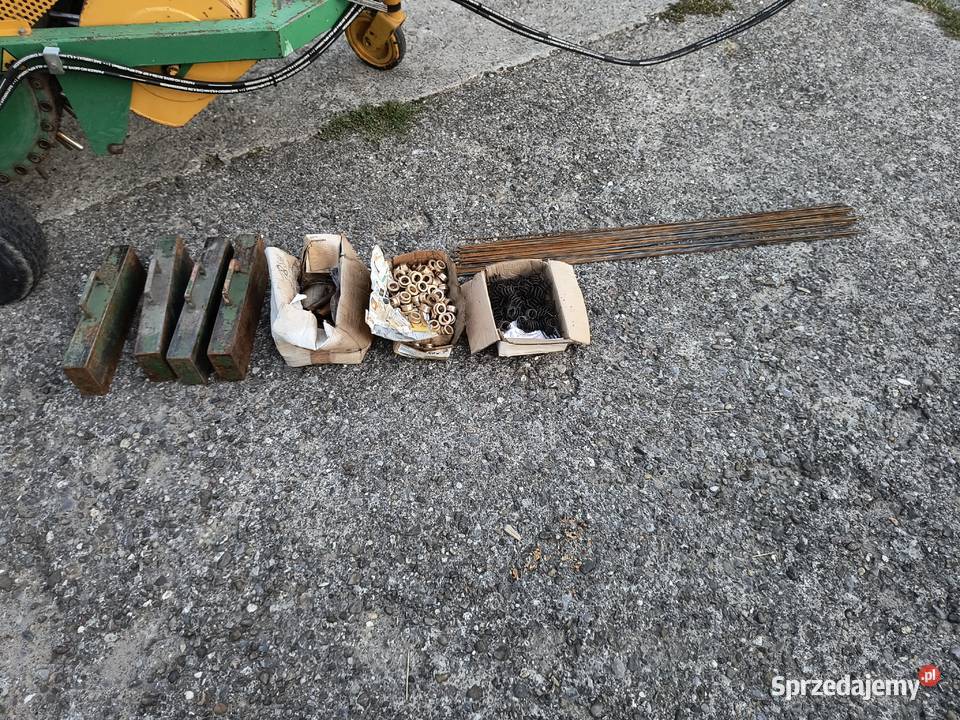 Sprzedam aerator z siewnikiem do podsiewu trawy Krowica Hołodowska