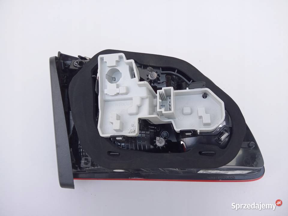 LAMPA W KLAPĘ PRAWA TYŁ VW GOLF VII SPORTSVAN lampy tylne Nowy Tomyśl