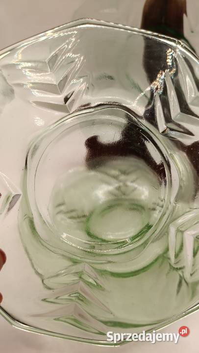 Szkło zielone cztery talerzyki podstawki