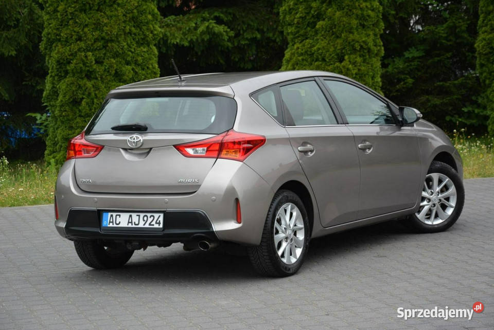Toyota Auris Executive Navi Ledy Kamera Park Ostrów Mazowiecka