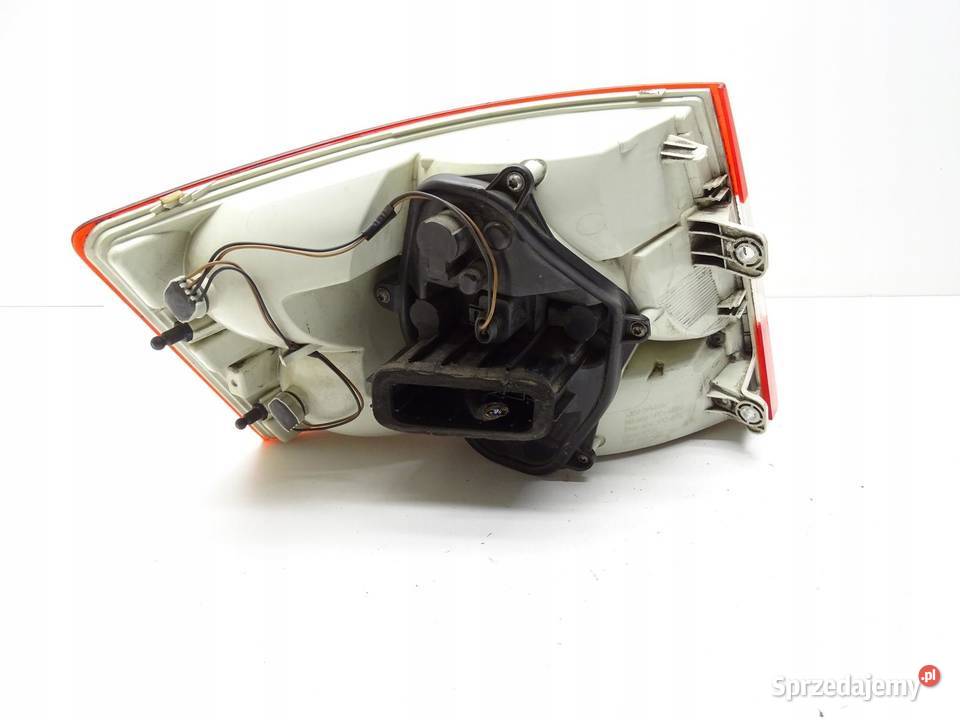 LAMPA PRAWA PRAWY TYŁ TYLNA SKODA OCTAVIA III HB