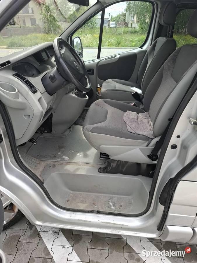 Opel vivaro 25 dci 8smio osobowy sprowadzony nieuszkodzony Kielce