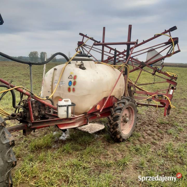 Opryskiwacz Pilmet 1000 l lance 15m sporo nowych Zaczepiane Przytoczna