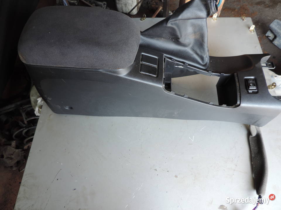Tunel środkowy podłokietnik Nissan Primera P12 Wyposażenie wnętrza