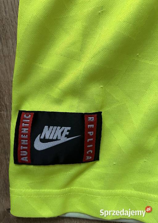 Koszulka piłkarska Borussia Dortmund retro Piłka nożna Ostrowiec Świętokrzyski