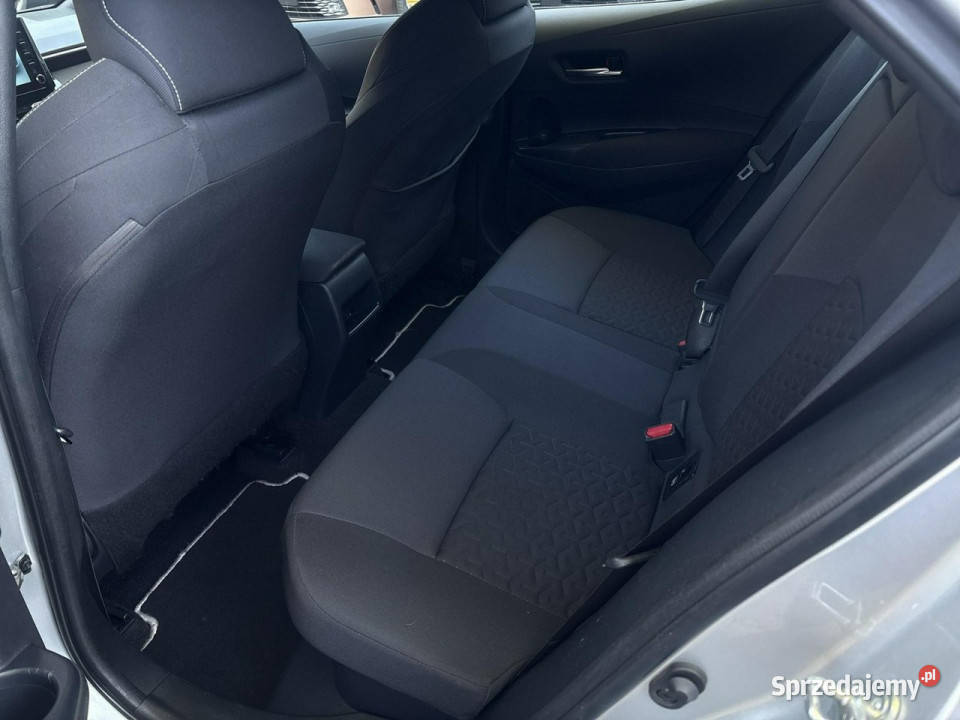 Toyota Corolla 18 Hybrid COMFORT TECH salon