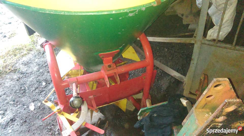 Rozsiewacz nawozu lejek nieuszkodzony lubelskie Stary Zamość