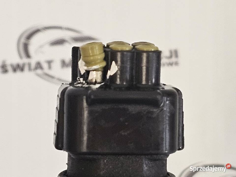 LEXUS IS 22 D 2ADFHV 177 06r listwa wtryskowa osobowe świętokrzyskie