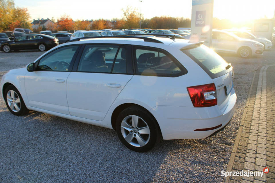 koda Octavia Ambition Salon Polska Gwarancja III światła do jazdy dziennej mazowieckie Warszawa