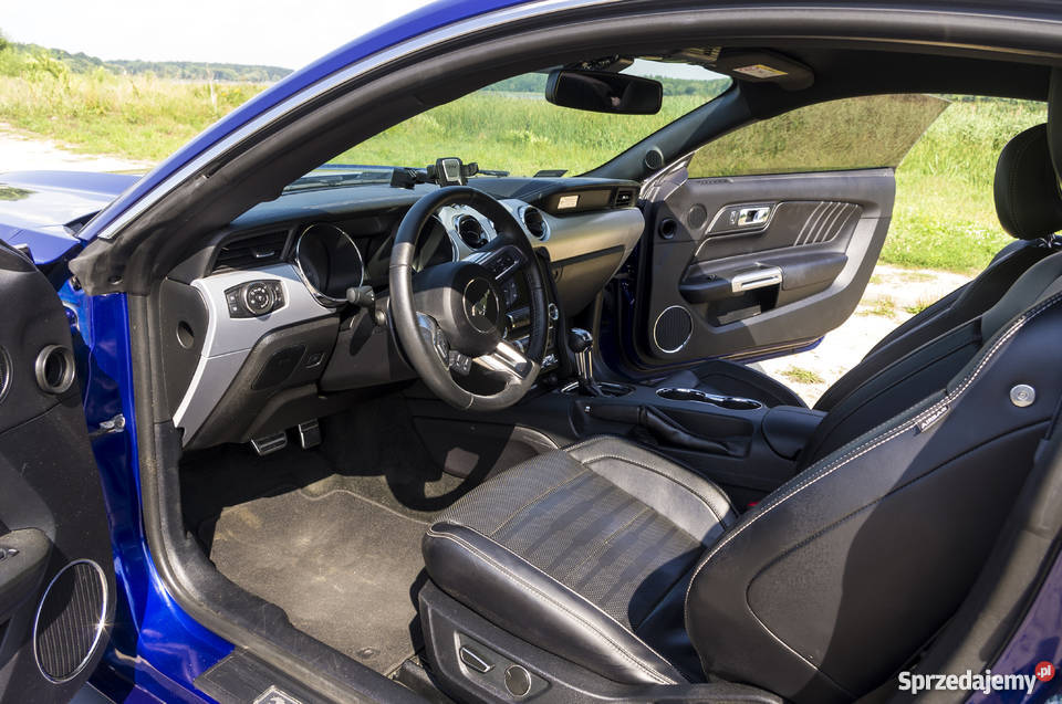 Ford Mustang 2016 50 Zadbany skórzana tapicerka