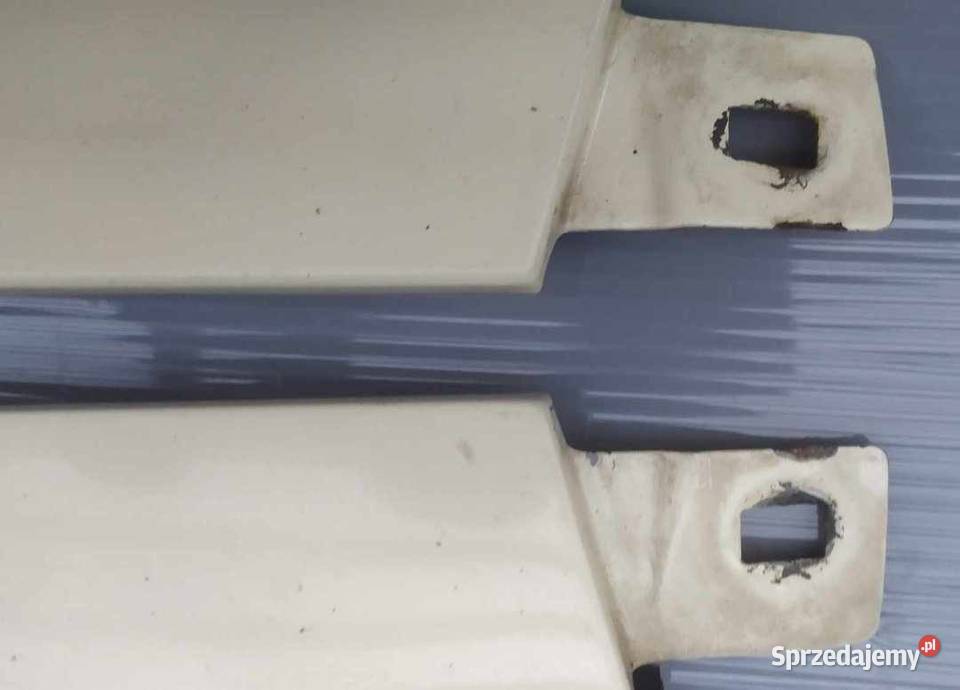 MercedesBenz E W124 Listwy pod lampe Majonez Listwy i nakładki Łagiewniki