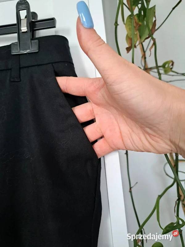 Czarne eleganckie spodnie klasyka w Twojej