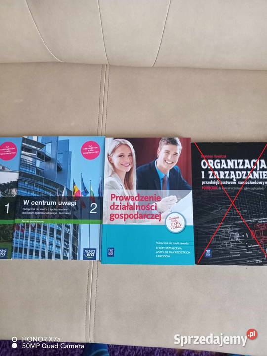 Komplet podręczników do technikumLO szkoły Daleszyce sprzedam