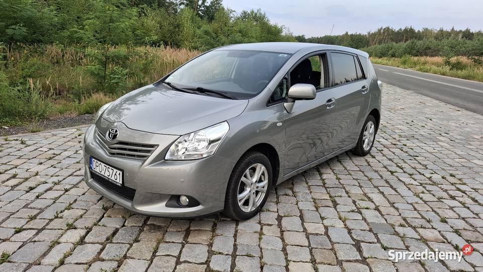 Toyota Verso 16 benzyna 20112012r nieuszkodzony Verso opolskie Polska Nowa Wieś