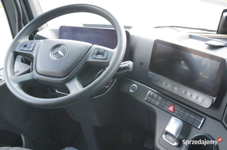 Ciągnik siodłowy MercedesBenz Actros 1842 2024 Rok produkcji 2024 Kraków sprzedam