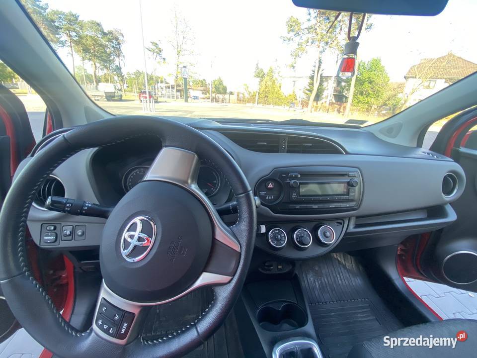 Toyota Yaris 2015 Salon 10 benz Bezwypadkowa 2 Józefów