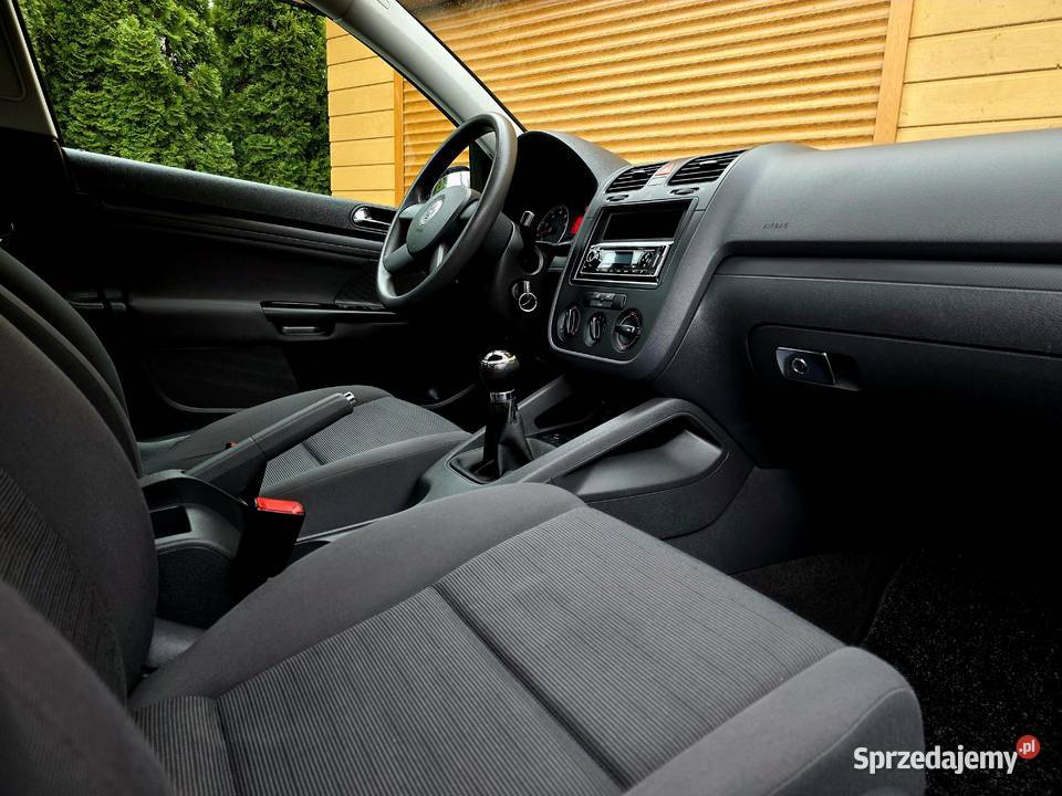 Volkswagen Golf 2005r 14 BENZYNA