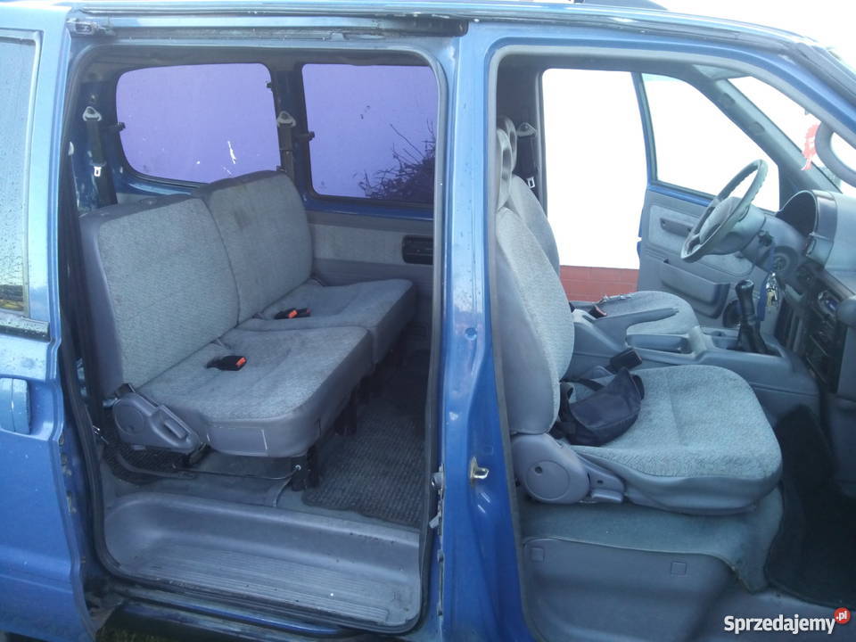 Nissan Serena 16 lpg Van / Minibus