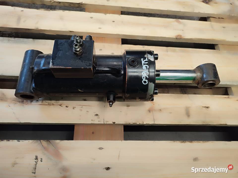 Siłownik hydrauliczny kosza JLG 660