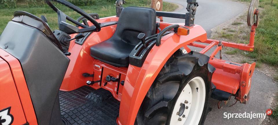 Traktorek Kubota GT3 z glebogryzarką piękny stan