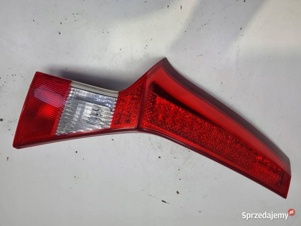 Volvo V70 III XC70 TYLNIA TYLNA LAMPA LEWA lewy Lampy tylne Janów