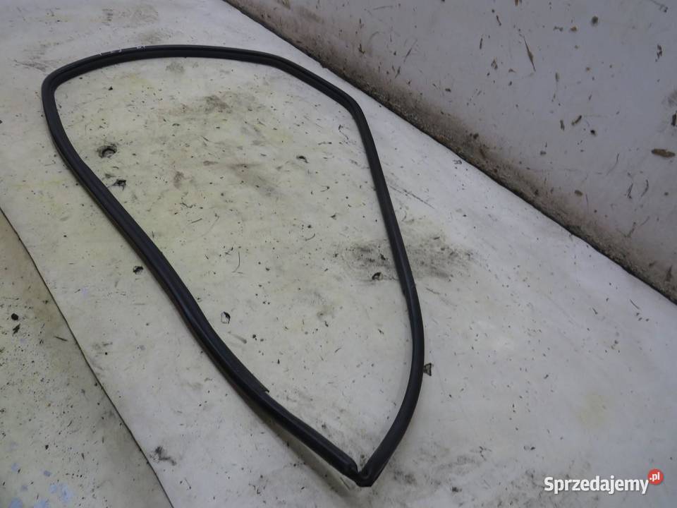 USZCZELKA PRAWY LEWY TYŁ AVENSIS T27 T29 KOMBI Uszczelki