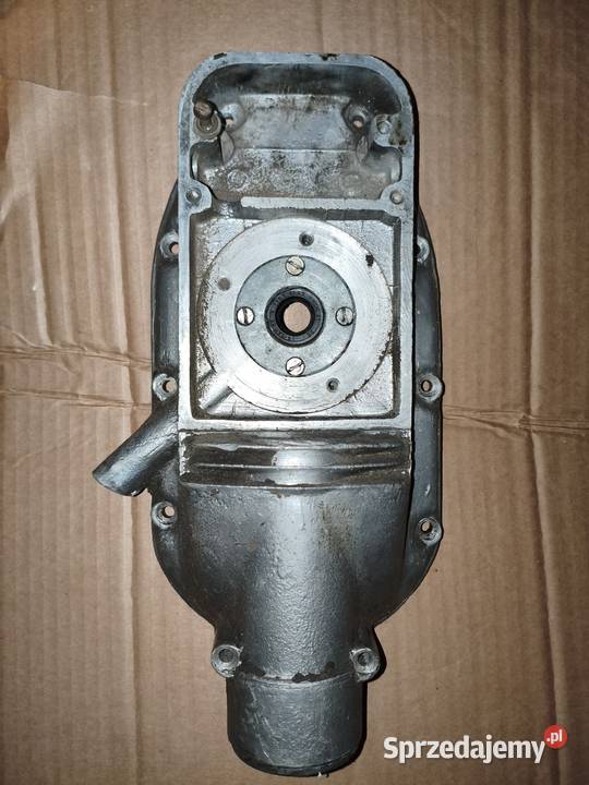 Dekiel pokrywa rozrządu silnika Ural M67 Leszno