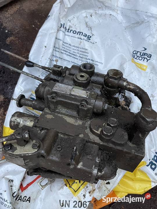 Rozdzielacz FORTSCHRITT 323 320 300 303