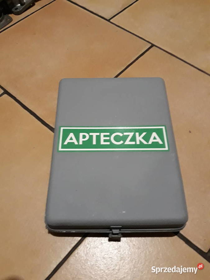 Apteczka samochodowa metalowa PRL Leszno