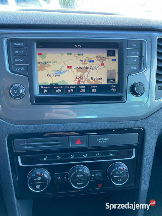 Volkswagen Touran niski przebieg podgrz fot navi wielofunkcyjna kierownica Touran Żory sprzedam