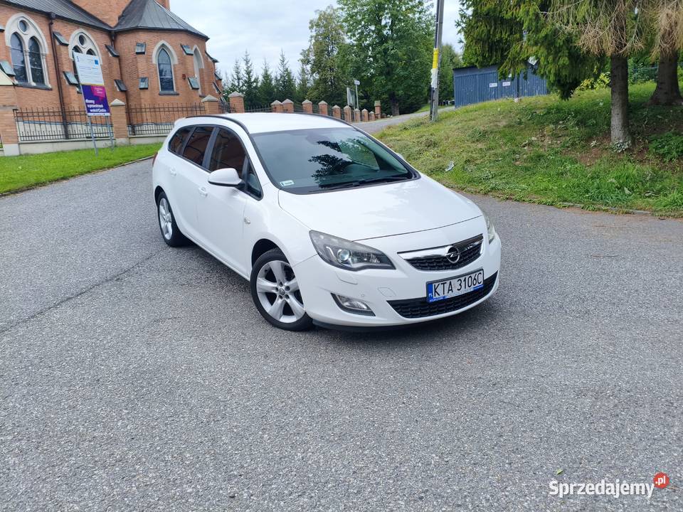 Opel Astra J Sports Tourer 14 Turbo 140 2011r Szynwałd