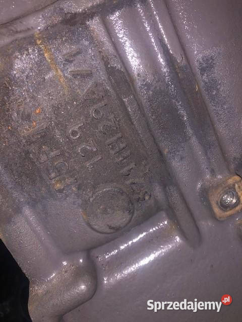 Perkins 1104D44TA Słupek Blok CZĘŚCI