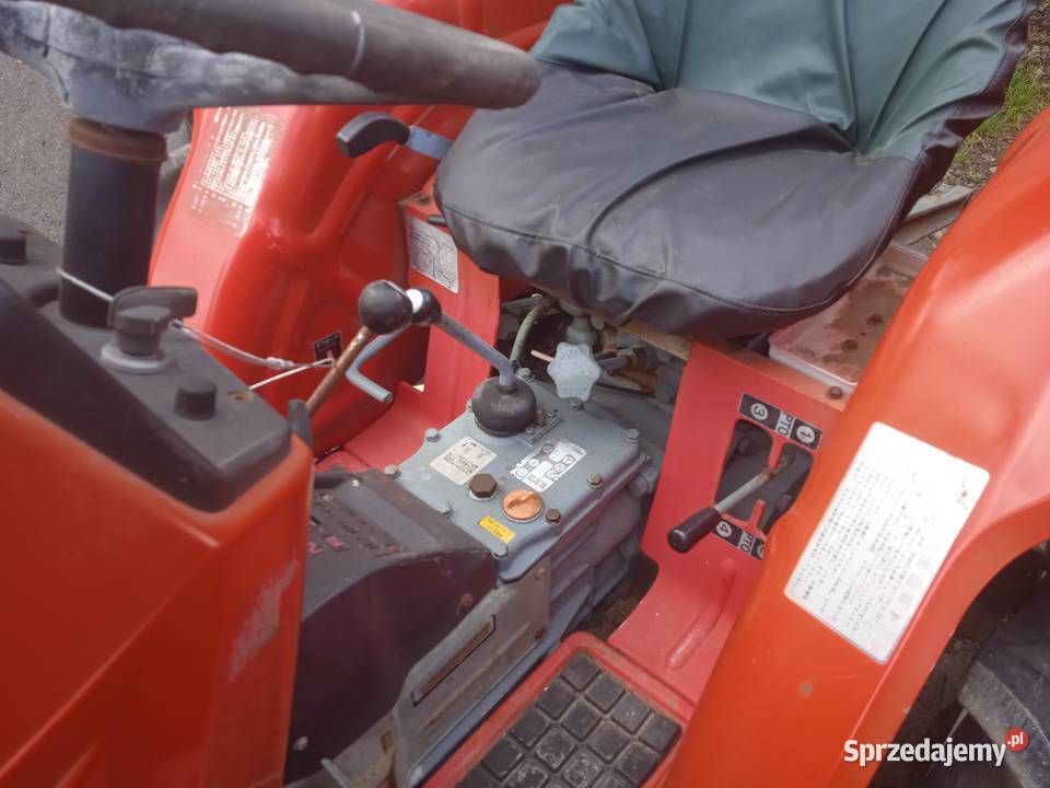 Traktor yanmar ym2310 23 Sękowa sprzedam