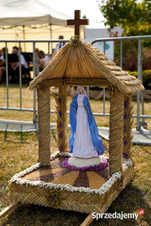 Wieniec dożynkowy kapliczka Maryjna Wielkie