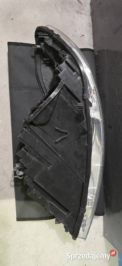 Lampa prawa Volvo C70 II LIFT USA 2011 ksenon prawe Ostrołęka sprzedam
