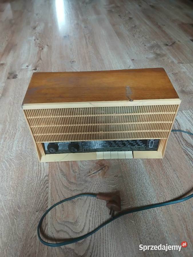 Radio lampowe firmy ZRK Wioletta