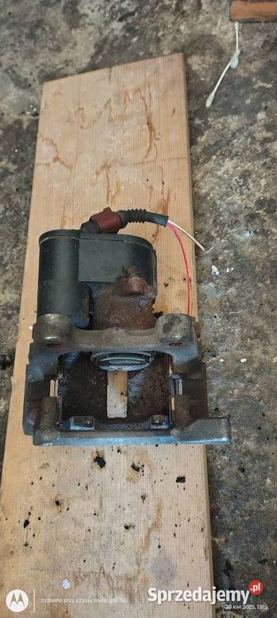 Tylny zacisk hamulcowy elektryczny Passat CC