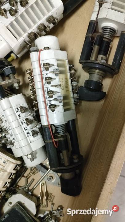 Łącznik przełącznik wyłącznik warstwowy ŁK 15 Pozostałe Elektronika