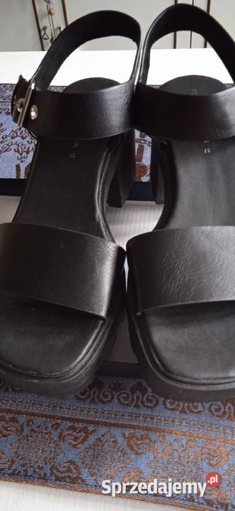 MARKOWE LETNIE SKÓRZANE NA PLATFORMIE Piła sprzedam