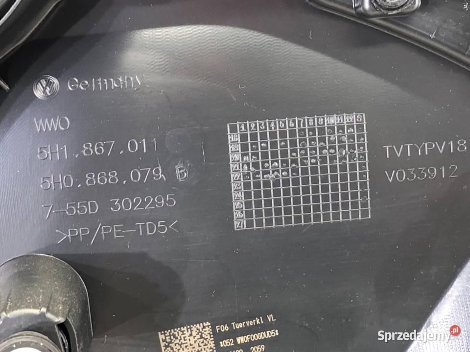 BOCZEK DRZWI LEWY PRZÓD VW GOLF VIII Kombi