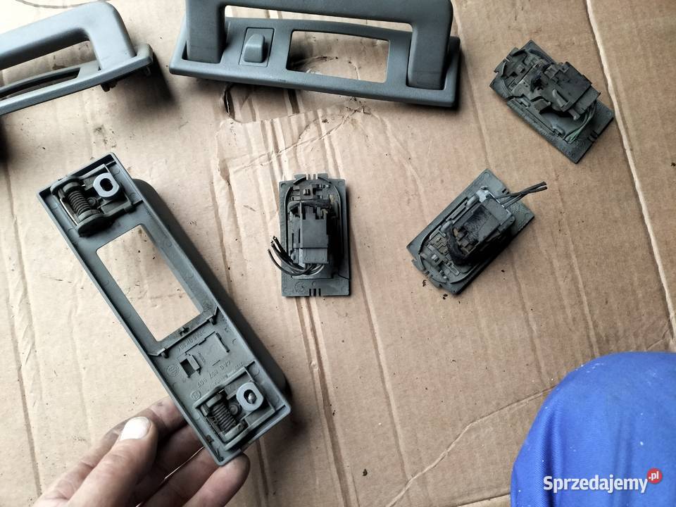 AUDI 80B4 LAMPKA WNĘTRZA OŚWIETLENIE KABINY Kamień-Kolonia
