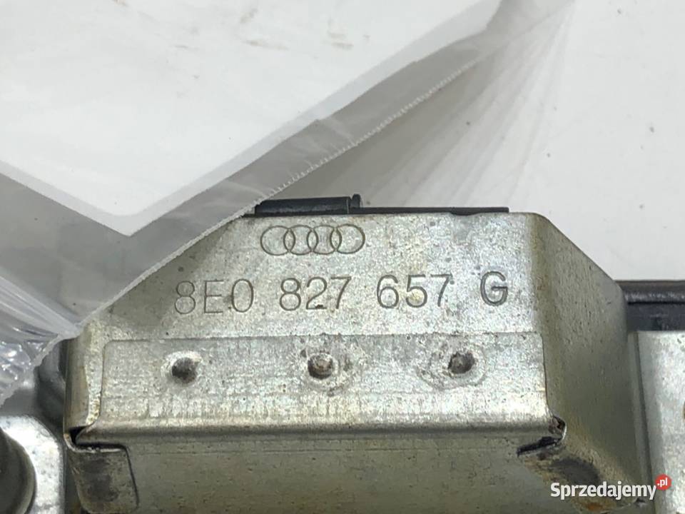 LISTWA KLAMKA TYLNEJ KLAPY AUDI A4 B7 Kombi 0408