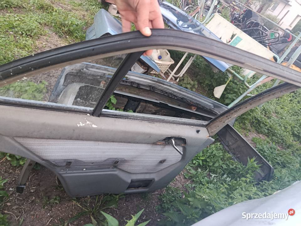 Tylnie lewe drzwi do Mercedesa 124 Grodzisk Mazowiecki