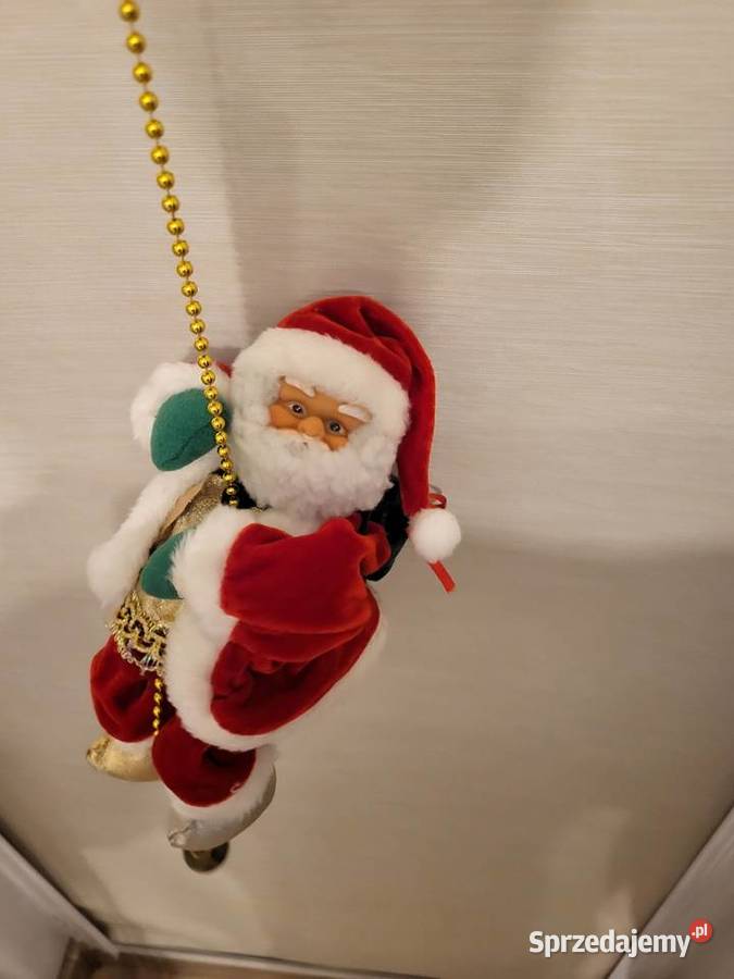 Mikołaj wspinajacy się łańcuchu śląskie Gliwice