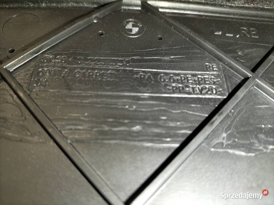 Tapicerka tunelu środkowego z prawej strony BMW osobowe Poręba