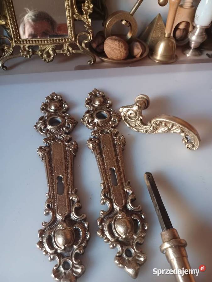 Komplet pięknych mosiężnych starych klamek i