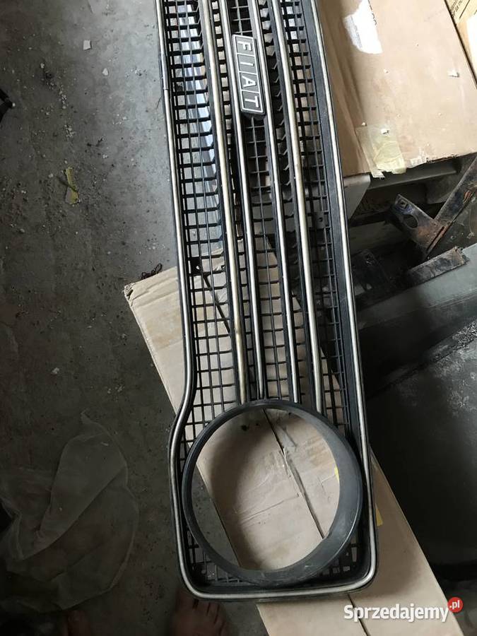 Grill atrapa FIAT 128 special 72r 100 sprawna Rok produkcji 1972 Darłowo