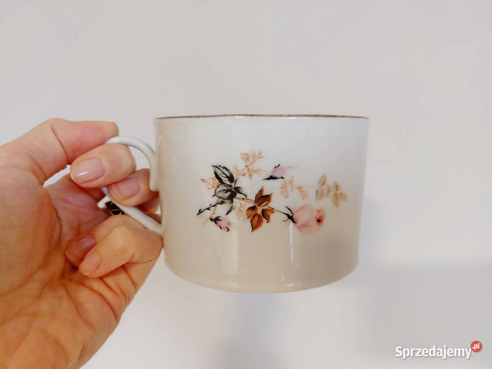 biała filiżanka z talerzykiem vintage retro wielkopolskie Poznań