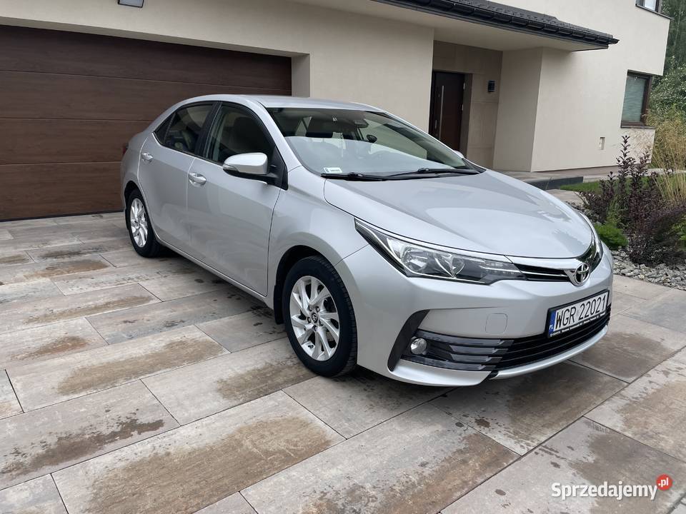 Toyota Corolla 16 132 bezwypadkowa salon Warka